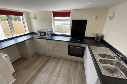 5 bedroom house to rent, Bawden Close, Canterbury CT2