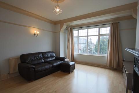 3 bedroom terraced house to rent, Bostall Hill, London SE2