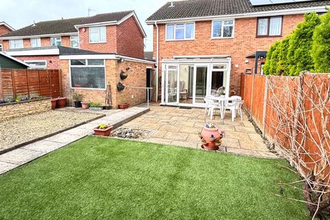 11 Billingham Close, Gloucester, GL4 4SS