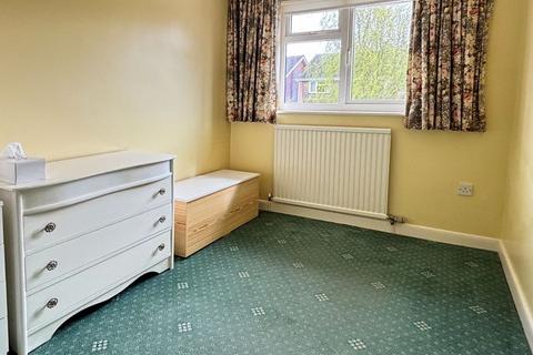 11 Billingham Close, Gloucester, GL4 4SS