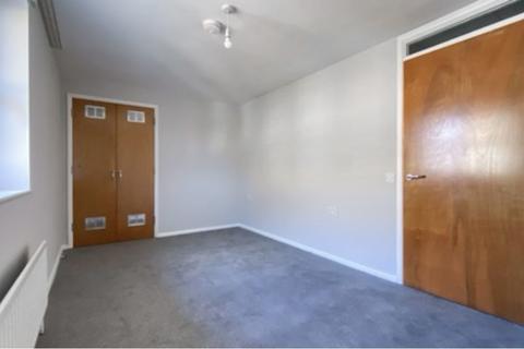 3 bedroom flat to rent - Vivian Close, London N4