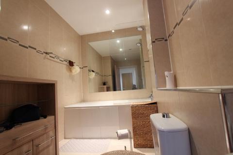 2 bedroom flat for sale - Sydney Road, Enfield EN2