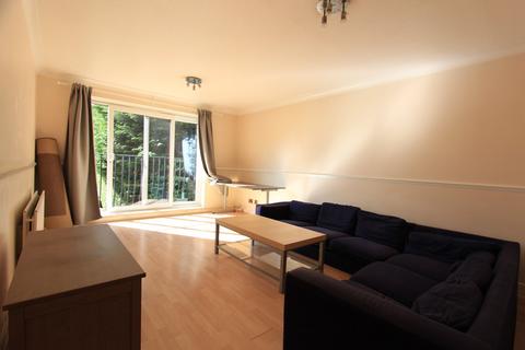 2 bedroom flat to rent, Wellington Road, Enfield EN1
