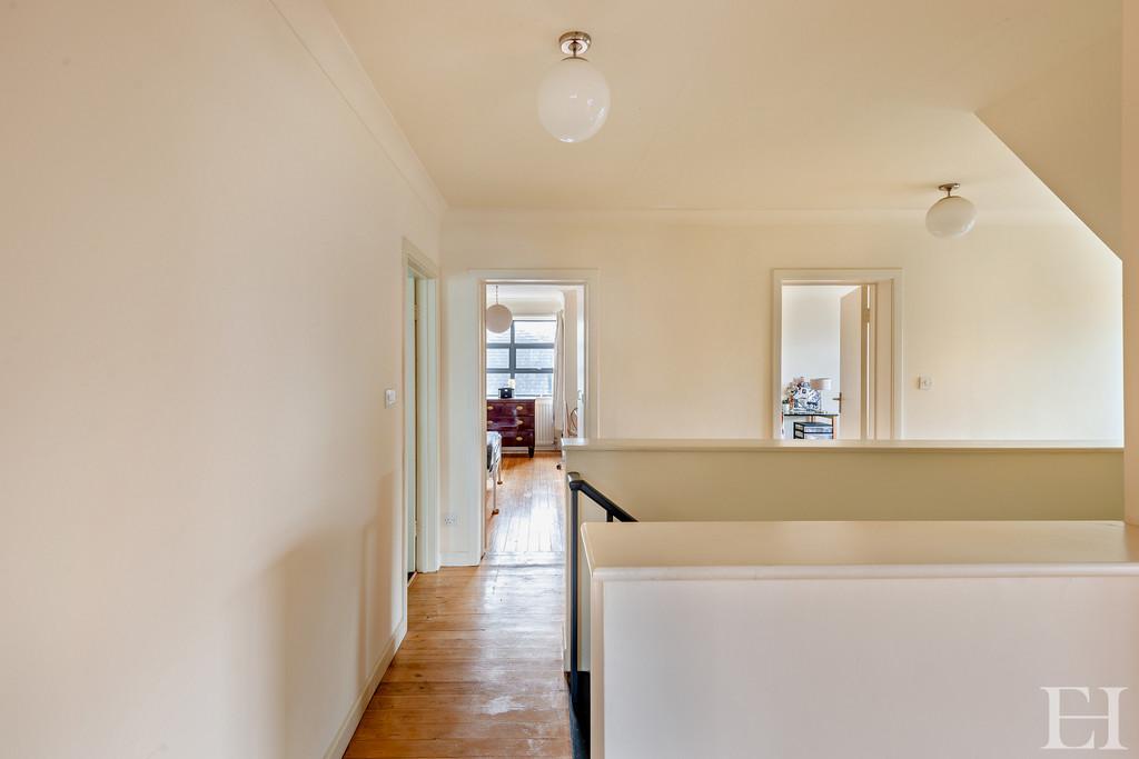 8587915-interiorwm22-800