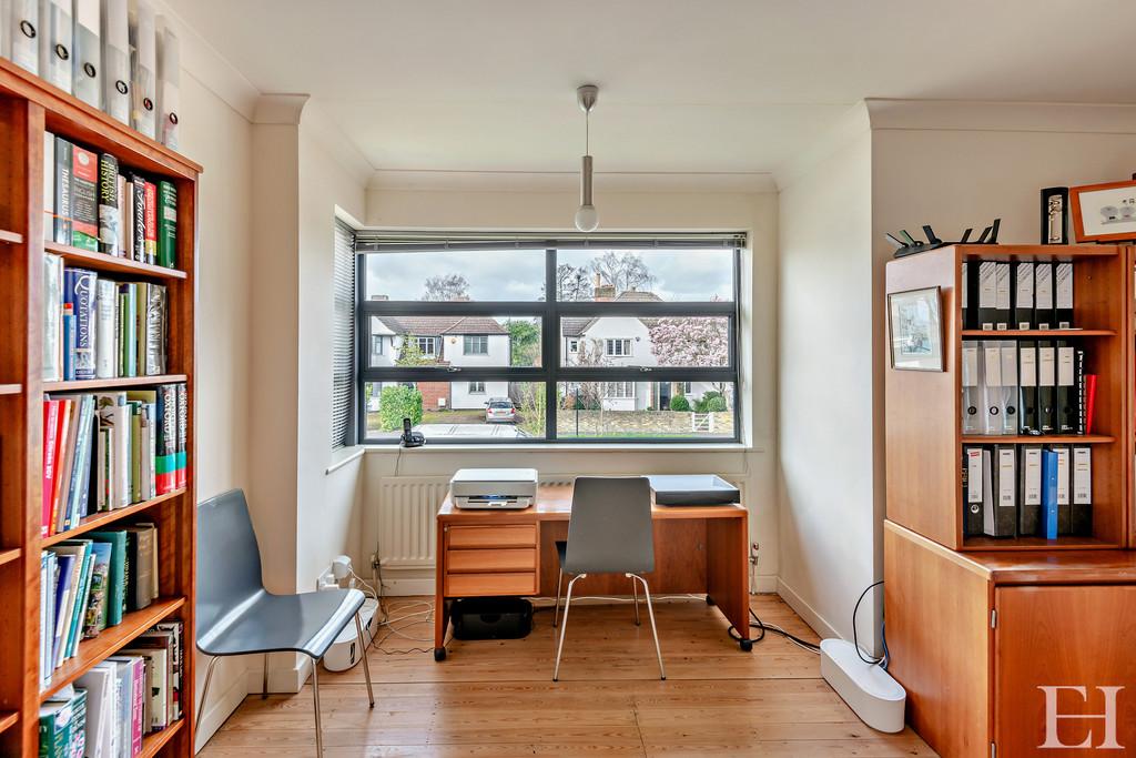 8587915-interiorwm24-800