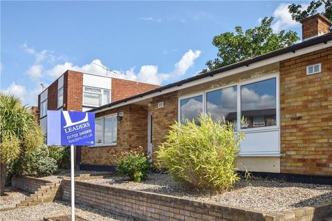 2 bedroom bungalow to rent - Victoria Avenue, Southend On Sea, Essex, SS2