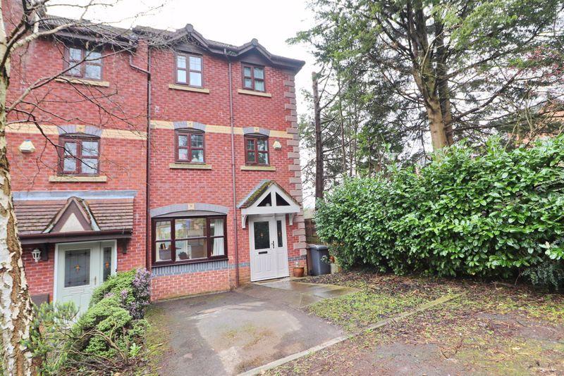 Falconwood Chase, Manchester M28 3 bed townhouse for sale £365,000