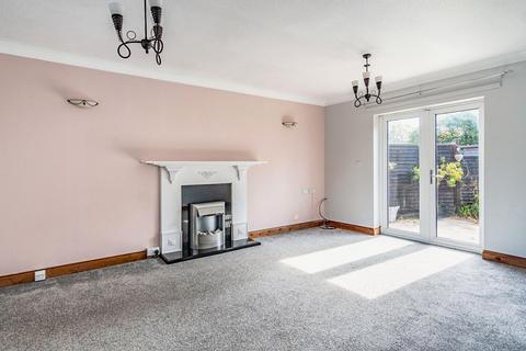 4 bedroom semi-detached house to rent - Hampton Court, West Meads