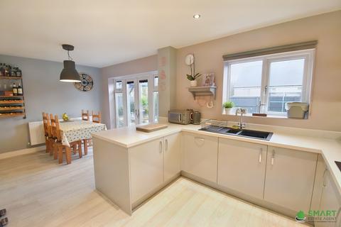 4 bedroom detached house for sale - Holland Drive, Exeter EX1