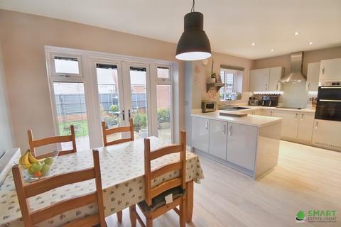 4 bedroom detached house for sale - Holland Drive, Exeter EX1