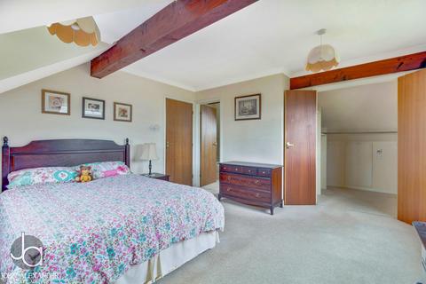 5 bedroom chalet for sale, Bakers Lane, Tolleshunt Major