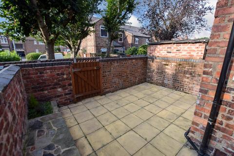 2 bedroom terraced house to rent - Brunswick Road, Altrincham, Greater Manchester, WA14