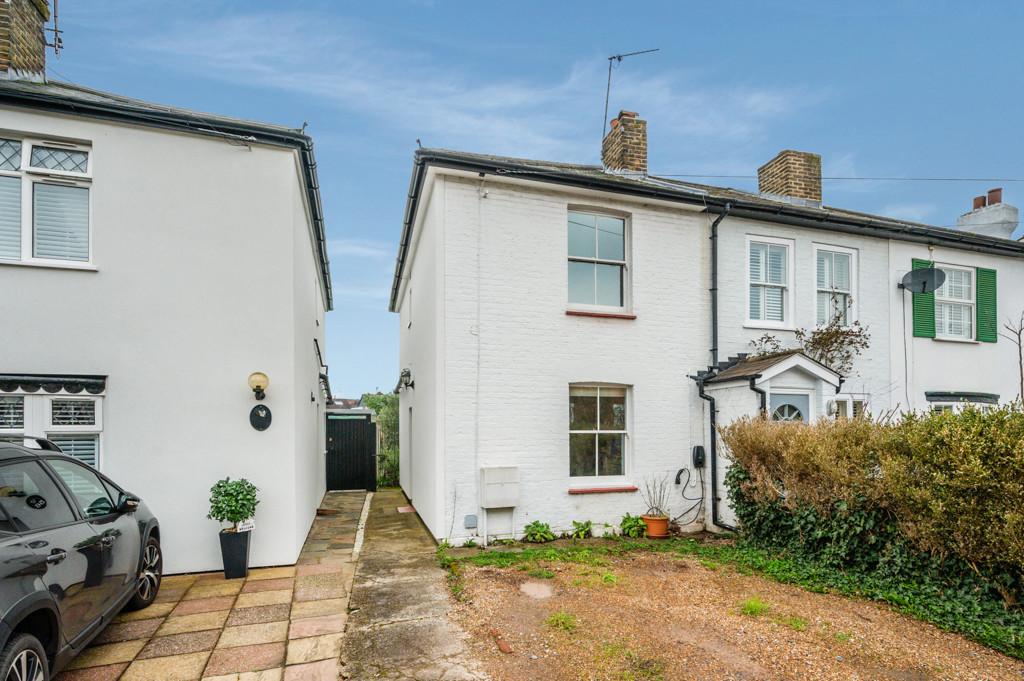 Rushett Close, Thames Ditton KT7 2 bed end of terrace house for sale