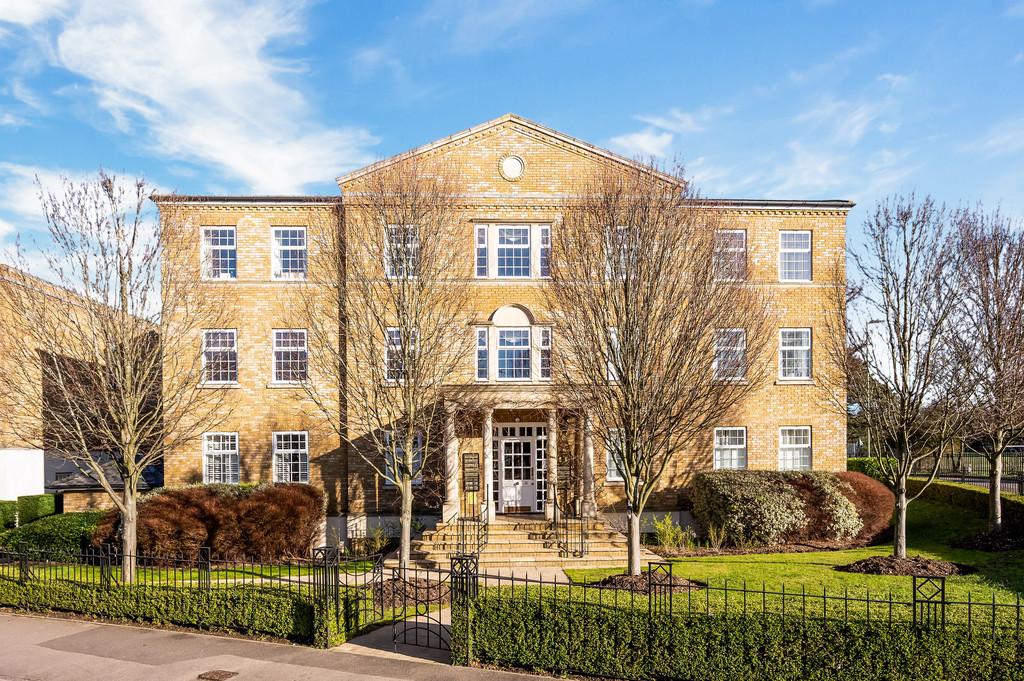 Chadwick Place, Surbiton KT6 1 bed apartment to rent £1,500 pcm (£346 pw)