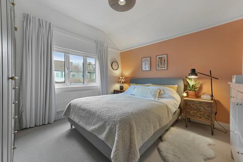 3 bedroom detached house for sale - Red Lion Road, Surbiton KT6