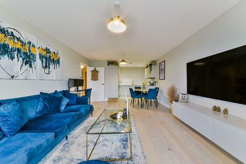 1 bedroom apartment for sale, Antoinette Close, Kingston Upon Thames KT1