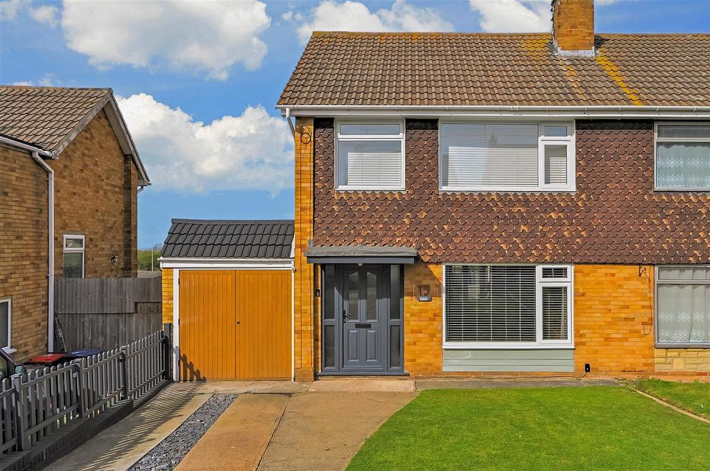 Pigeon Lane, Herne, Herne Bay, Kent 3 bed semidetached house for sale