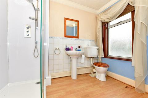 32 Clarendon Road, Gravesend, DA12 2BP