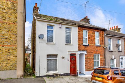 32 Clarendon Road, Gravesend, DA12 2BP