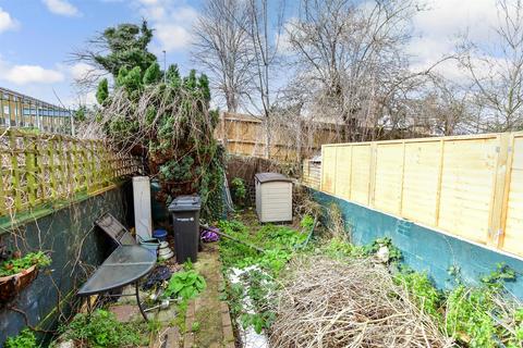 32 Clarendon Road, Gravesend, DA12 2BP