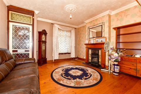 32 Clarendon Road, Gravesend, DA12 2BP