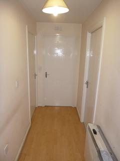 2 bedroom flat to rent, Noble Court, Slough, SL2