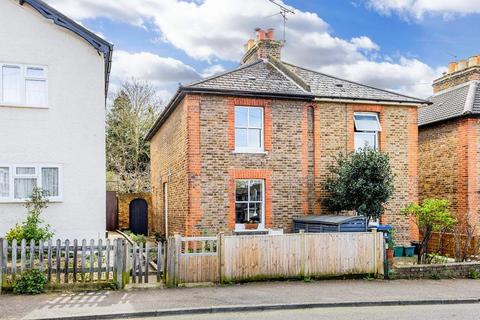 2 bedroom semi-detached house for sale - Vincent Road, Kingston upon Thames, Surrey, KT1 3HJ