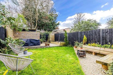 20 Vincent Road, Kingston Upon Thames, KT1 3HJ