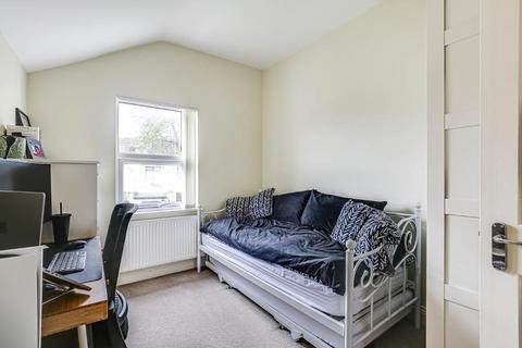 140a Dennett Road, Croydon, CR0 3JB