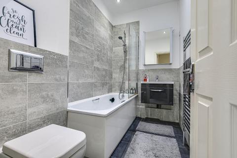 140a Dennett Road, Croydon, CR0 3JB