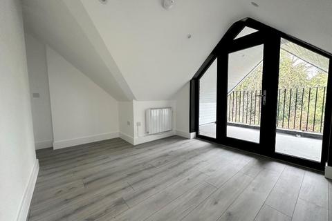 2 bedroom flat for sale - Whyteleafe Hill, Whyteleafe, CR3 0AG