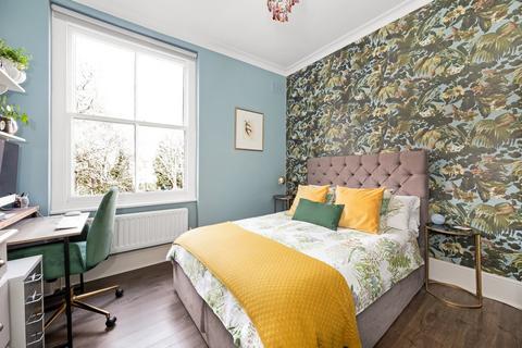 3 bedroom apartment for sale - Victoria Crescent, London, SE19