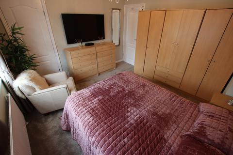 2 bedroom end of terrace house for sale - Finnymore Road, Dagenham RM9