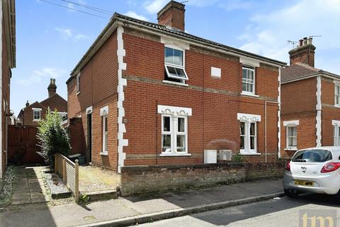 3 bedroom semi-detached house to rent, Colchester, Essex CO1
