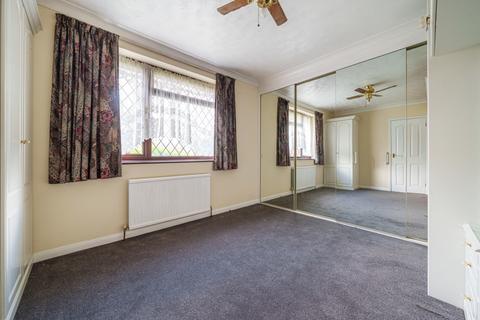 1 Elmcroft, Datchet, Slough, SL3 9DS