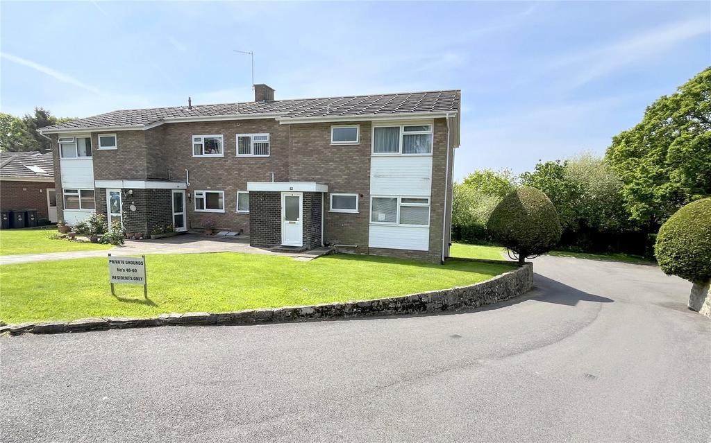 Manning Avenue, Highcliffe... 2 bed apartment for sale £249,000