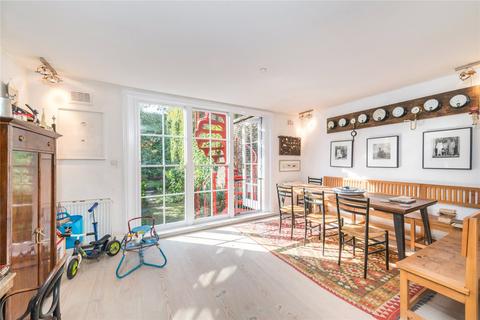 4 bedroom end of terrace house to rent, Kingsland Road, Dalston, London, E8