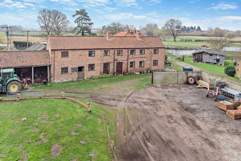3 bedroom equestrian property for sale, Blyton Carr, Gainsborough, Lincolnshire, DN21