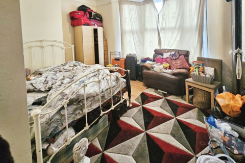 2 bedroom flat for sale, Wellesley Road, ILFORD, IG1