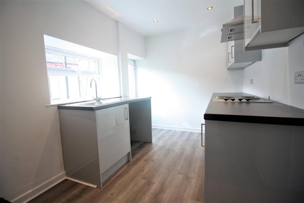 Tomlin Square, Tonge Fold, Bolton, BL2 2 bed terraced house for sale
