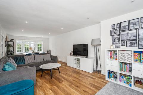 86 Dutton Way, Iver, SL0 9NX