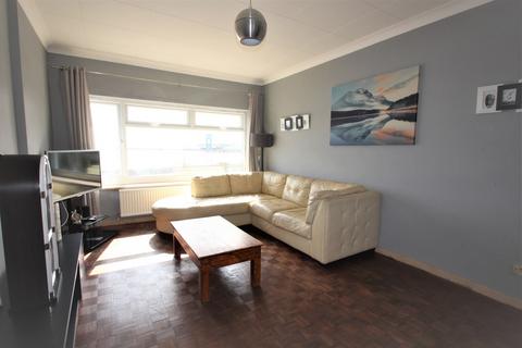 2 bedroom ground floor flat for sale, The Parade, WALTON ON THE NAZE, CO14
