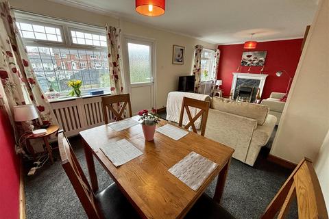 3 bedroom end of terrace house for sale - Chilham Place, Macclesfield