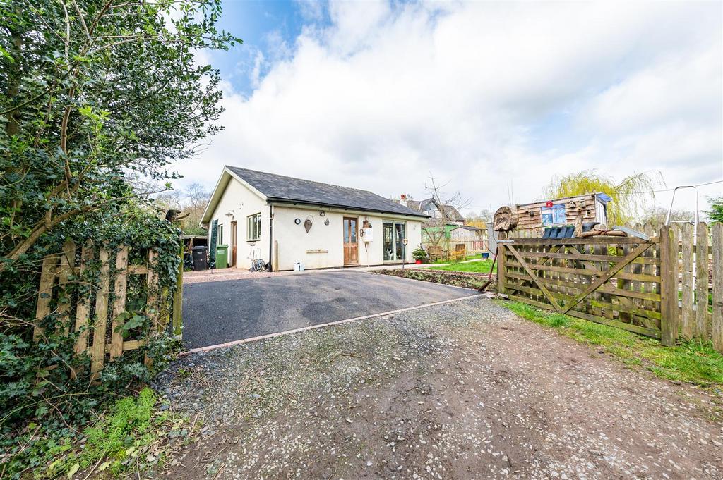 Eastham Farm Bungalow externals-3.JPG