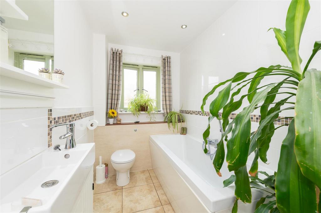 Eastham Farm Bungalow internals-4.JPG