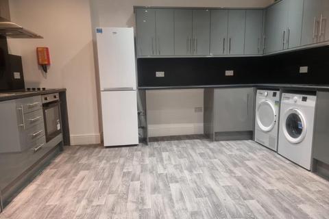 1 bedroom in a house share to rent - Etchingham Park Road, London