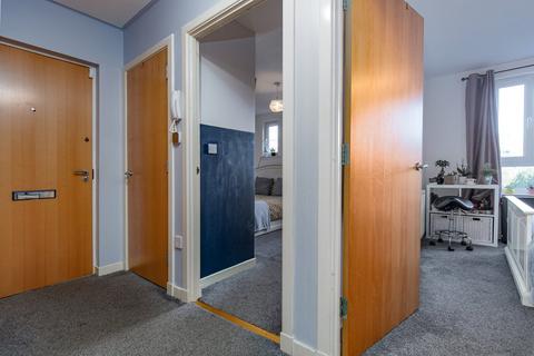 Flat 2, 17 Colonsay Close, Edinburgh, EH5 1BT