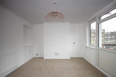 2 bedroom maisonette for sale - East Lane, London
