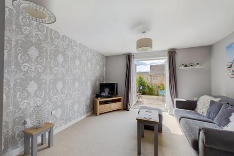 2 bedroom house for sale, Woodend Square, Shipley