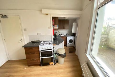 3 bedroom house to rent, Winston Avenue, Plymouth PL4